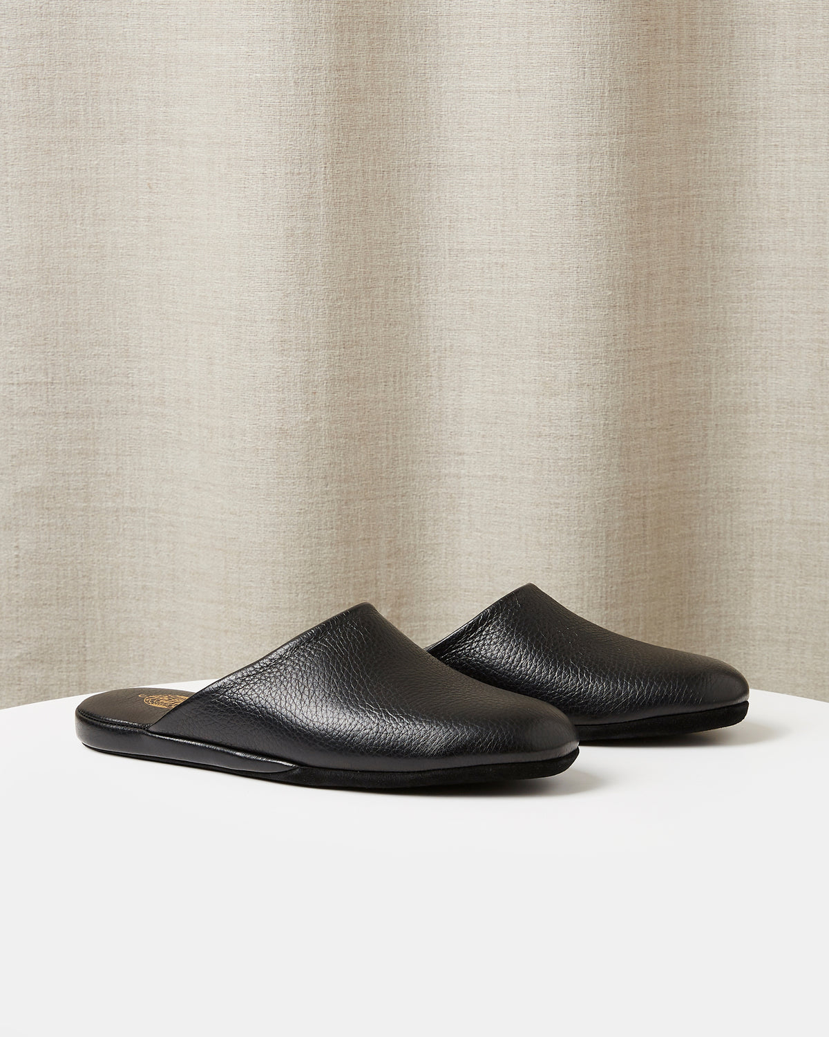 Globetrotter Glide Mule in Black deer leather, view 1