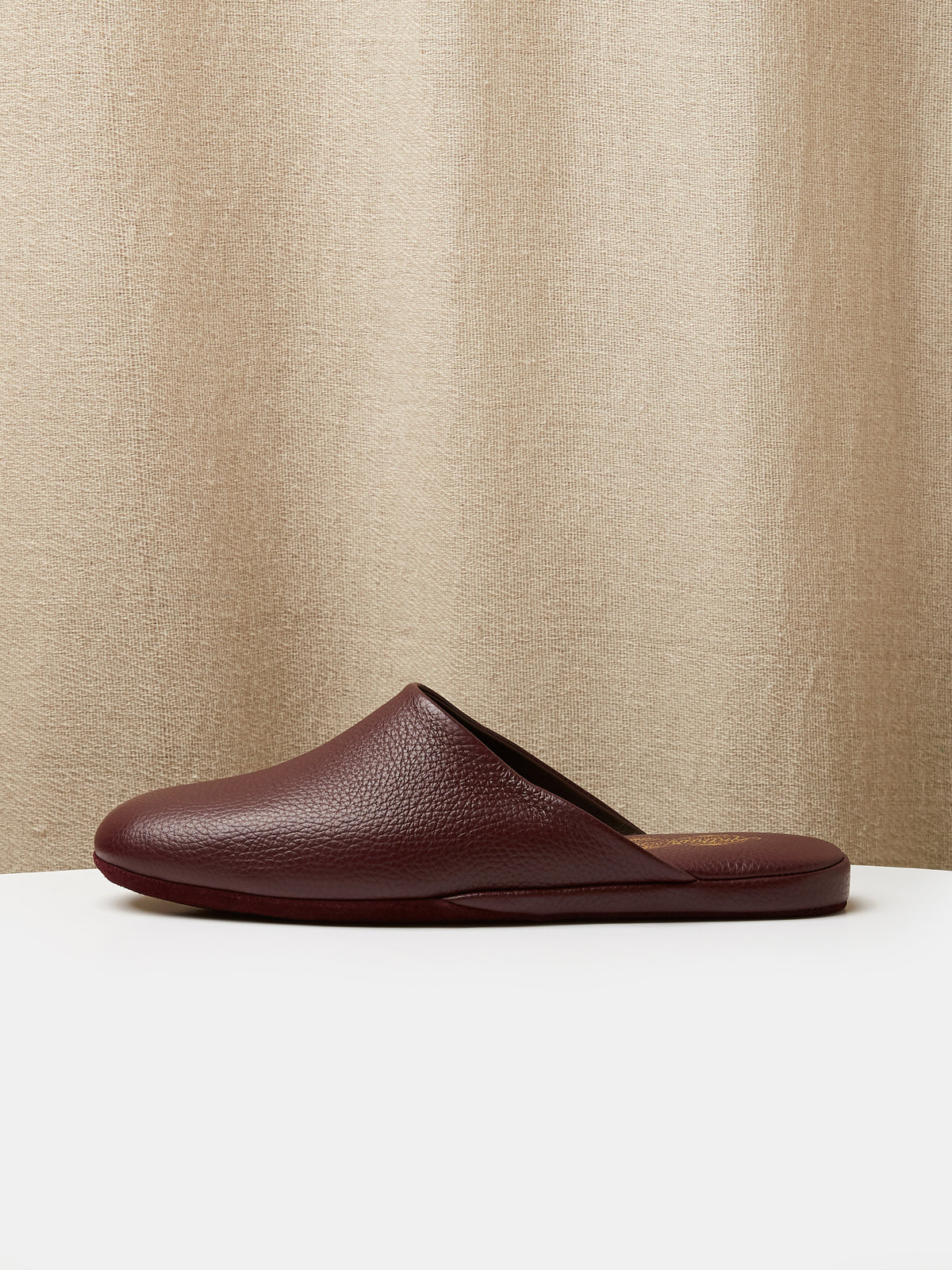 Globetrotter Glide Mule in Burgundy deer leather, view 2