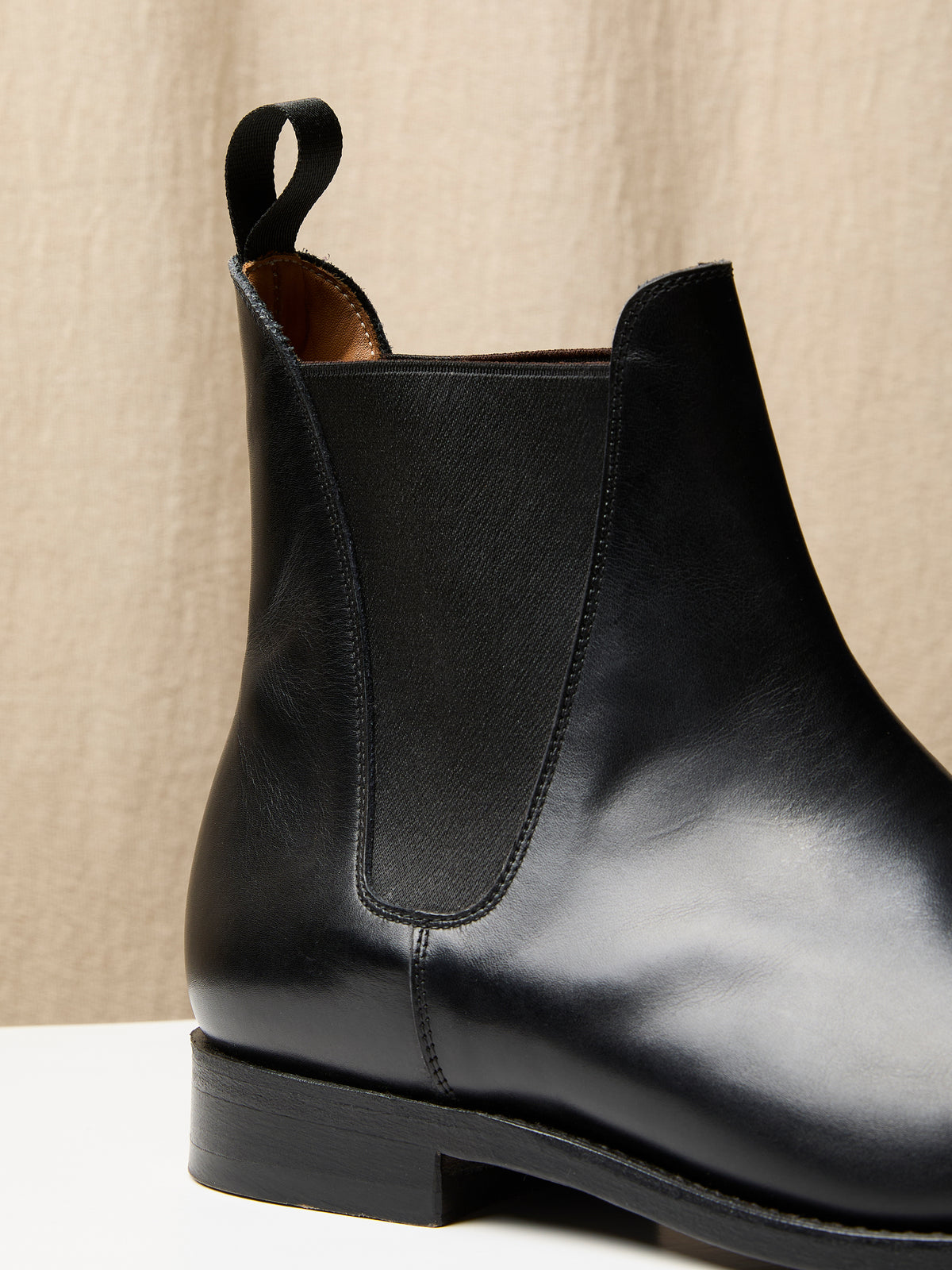 Chelsea Boot in Black calf leather, view 3
