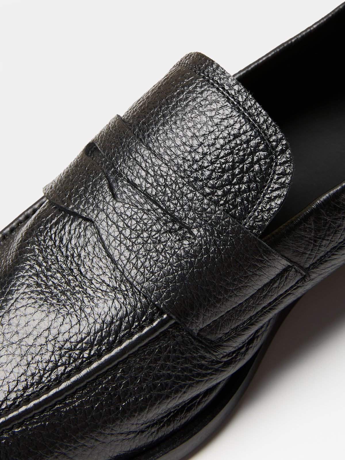 Globetrotter Travel Loafer in Black deer leather, view 5