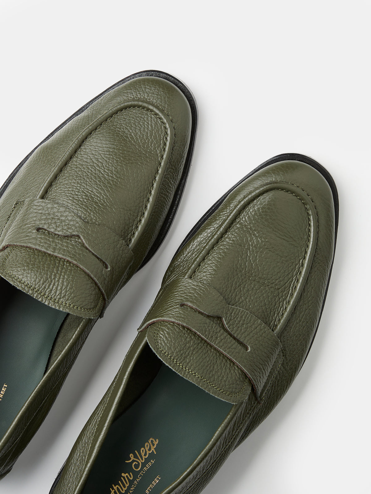 Globetrotter Travel Loafer in Deep green deer leather, view 3