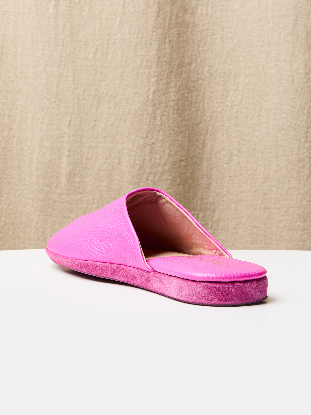 Globetrotter Glide Mule in Vivid pink deer leather, view 3
