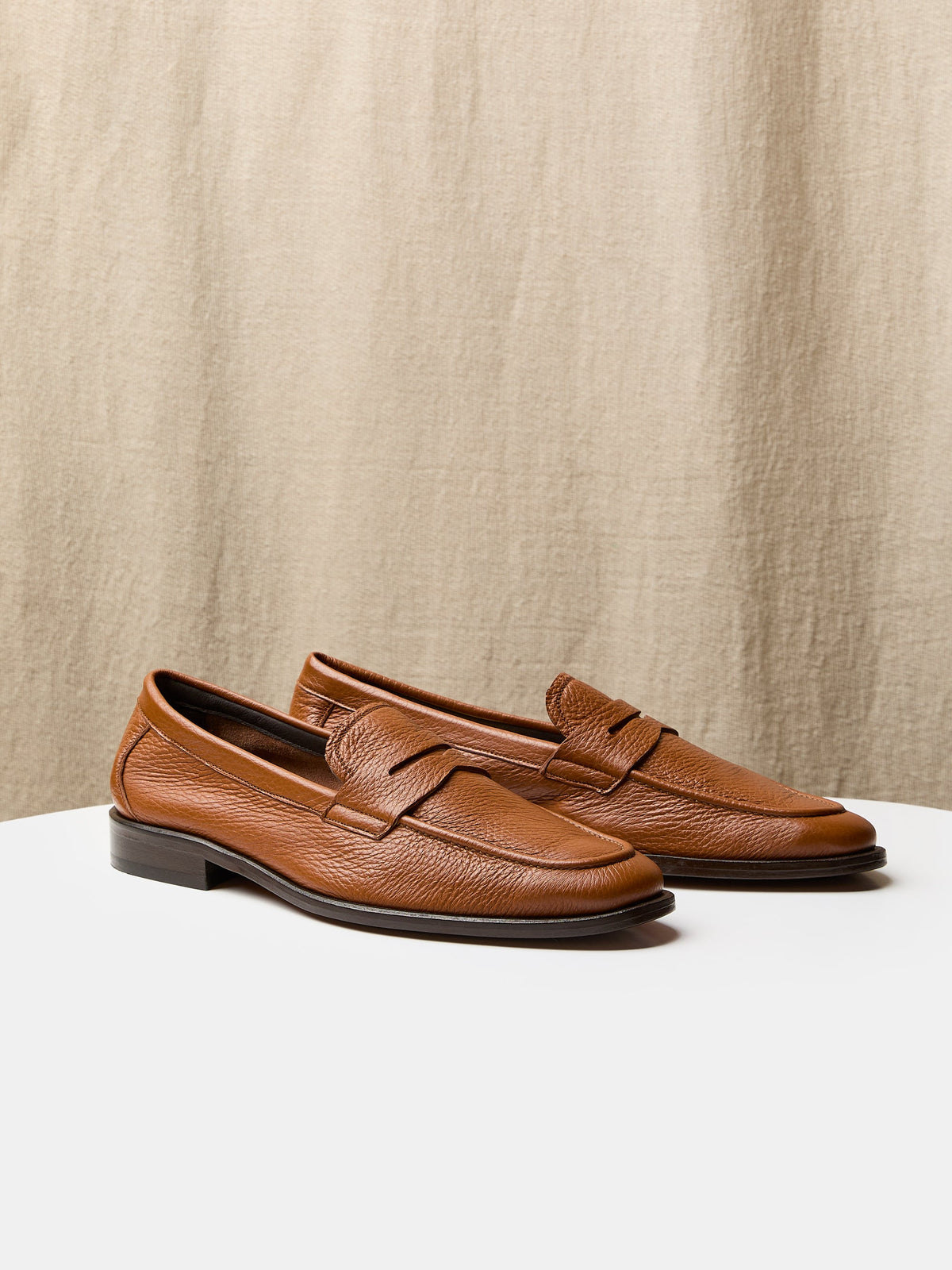Globetrotter Travel Loafer in Tan Deer Leather