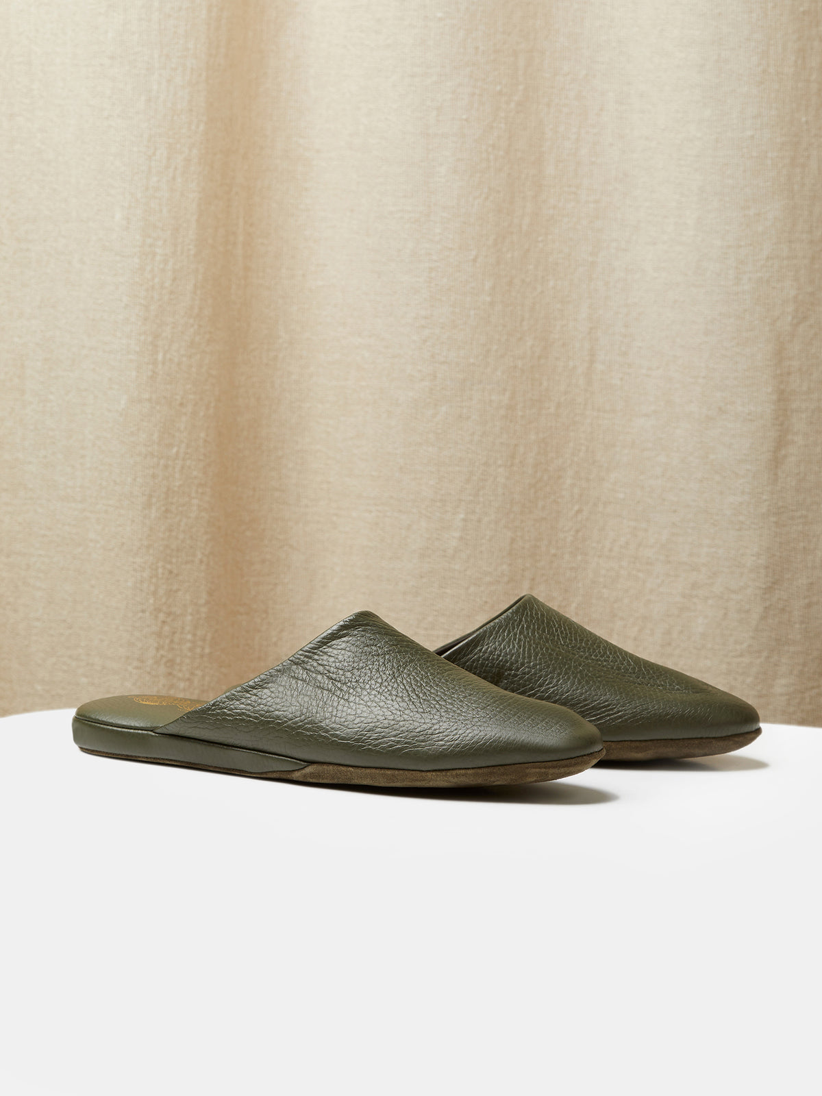 Globetrotter Glide Mule in Military green deerskin, view 1
