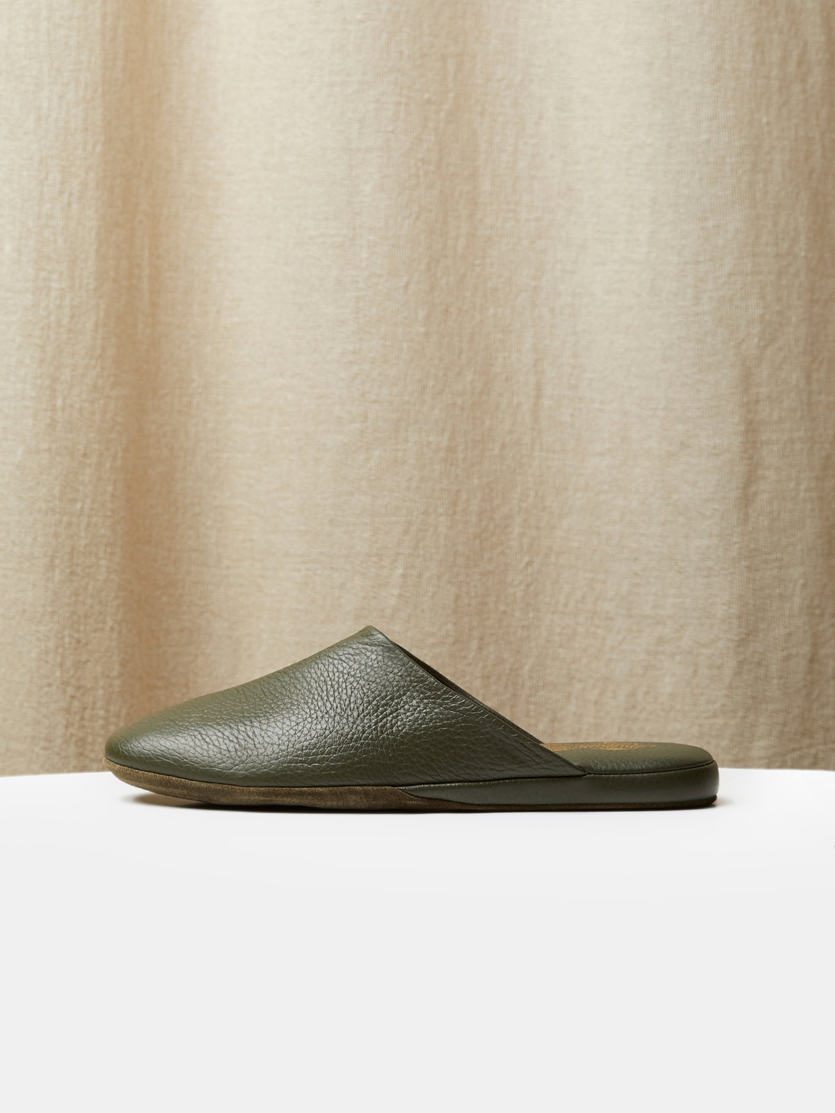 Globetrotter Glide Mule in Military green deerskin, view 2