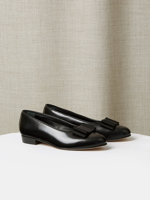 Opera Pump in Black High Shine Calf