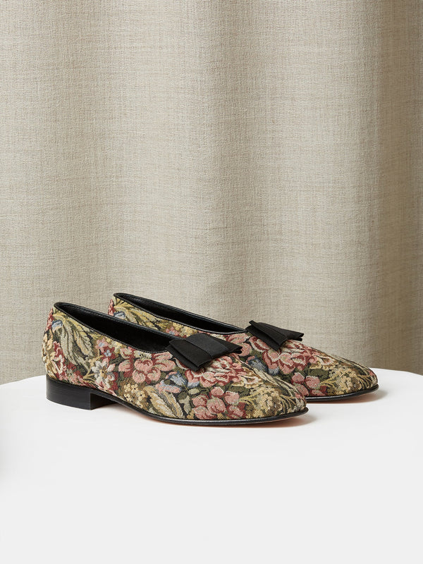Opera Pump in Tapestry