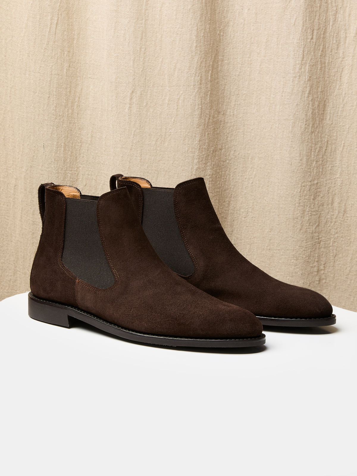 Chelsea Boot in Dark brown suede, view 1