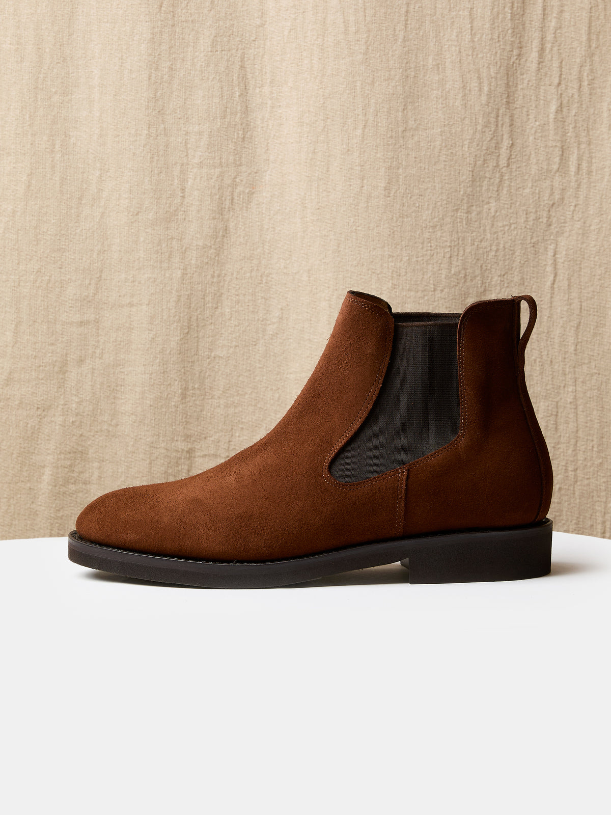 Chelsea Boot in Tobacco suede, view 2