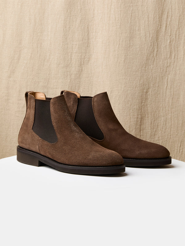 The Chelsea Boot in Brown Suede