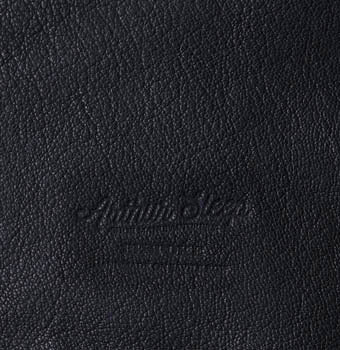 Deer leather in navy